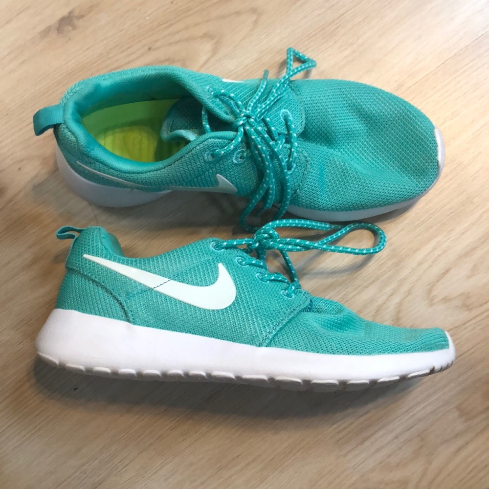 Teal Roshe One
